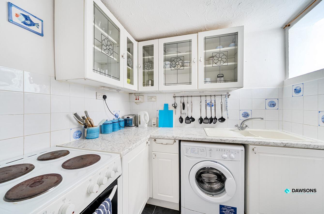 Village Lane, Mumbles, Swansea, SA3 4EB